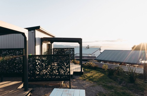 Maketu Cabin | Maketu Beachside Haven Crowsnest Cabin