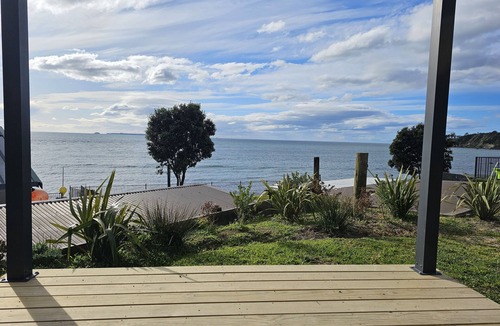Maketu Cabin | Maketu Beachside Haven Spinnaker Cabin, Sea Views & Pet-Friendly