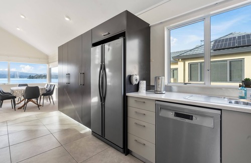 Mana House | Mana Magic - Porirua Waterfront Holiday Home