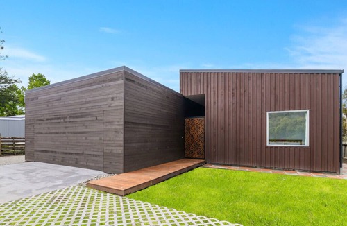 Lake Tarawera Cottage | Mana Sarovar - Lake Tarawera Home