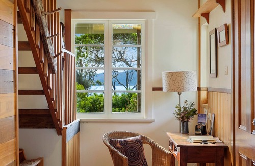 Alonnah House | Mandala Bruny Island, waterfront, near Restaurant