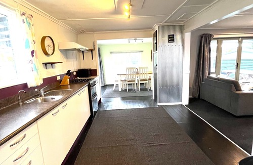 Mangakino House | Mango at the Lake sleeps 8