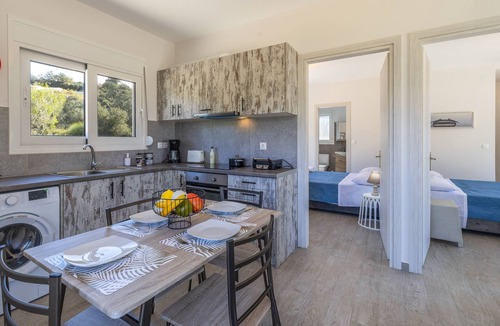 Sarlata House | Manos House - Elegant Modern Escape