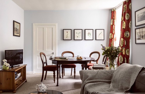 Pitlochry Apartment | Marble Lodge - two bedroom cottage on the banks of the River Tilt