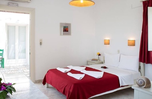 Parasporos Apartment | Marili Apartments, Apt#1 by the sea