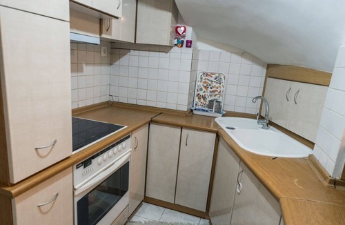 Nikaia Apartment | Marina Apartment Cozy, Spotless, AC, WiFi