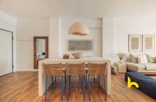 Pasalimani Apartment | Marina View Haven - King Beds and Cosy Fireplace