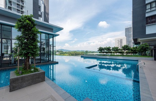 Sungai Buloh Condo | Mario's suite with direct MRT link & indulge in 50m infinity pool