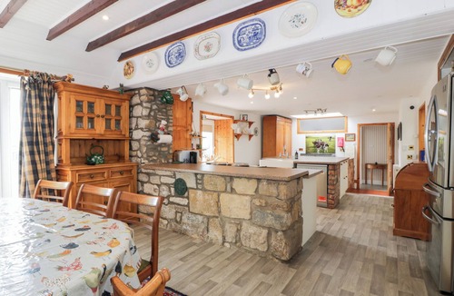 Lanark Cottage | Marshill Farm House