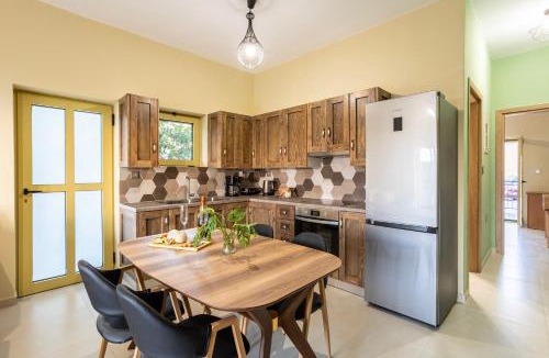 Ano Amfia Apartment | Martinia Pool Getaways - Majestic Panoramic Views