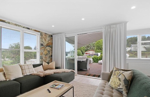Mangakino House | Masters Manor - Mangakino Holiday Home