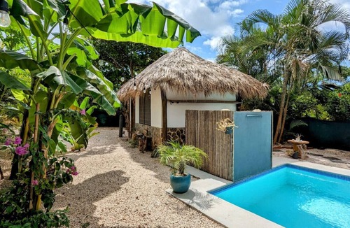 Matapalo Apartment | Matambú Casita: Charming & Rustic with Shared Pool