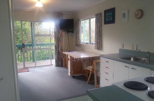 Russell Apartment | Matauwhi Bay garden apartment