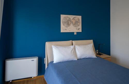 Piraeus Apartment | Maxblue 2