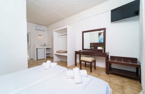 Akrotiri Hotel | MaYo Rooms Zakynthos