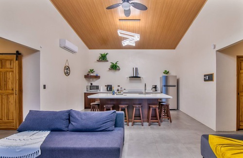 Penas Blancas House | Mayoli Hill Deluxe Farmhouse Hot Tub & Private Pool with Volcano View