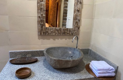 Banjartegehe Hotel | Mayong Bali Villa and Hostel