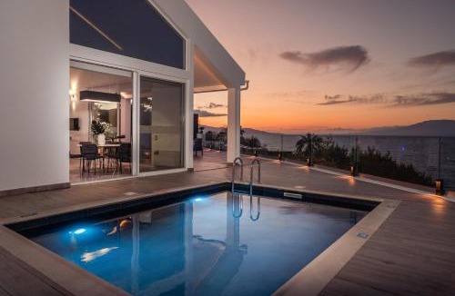 Neromilos Villa | Meltemi Villa Private Luxury Retreat with Pool & Jacuzzi in Zakynthos by Villa Mana Gers