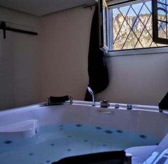 Kalambaka Apartment | Meteora Grande luxury suite & spa villa