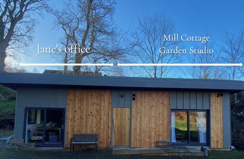 Melrose Apartment | Mill Cottage Garden Studio in historic Newstead next to Melrose