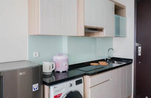 Cikini Apartment | Minimalist and Homey Studio Menteng Park Apartment By Travelio