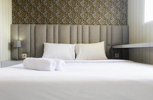Pondok Aren Hotel | Minimalist and Cozy Studio Bintaro Icon Apartment