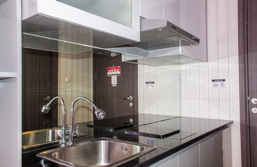 Pondok Aren Hotel | Minimalist and Cozy Studio Bintaro Icon Apartment