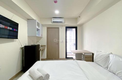 East Jakarta Apartment | Minimalist Studio for 1 Pax at Meikarta Apartment By Travelio