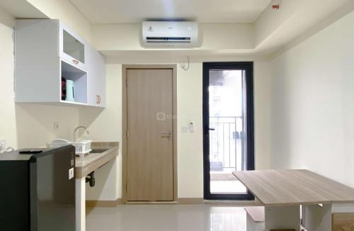 East Jakarta Apartment | Minimalist Studio for 1 Pax at Meikarta Apartment By Travelio