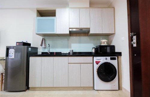 Cikini Apartment | Minimalist Studio Menteng Park Apartment By Travelio