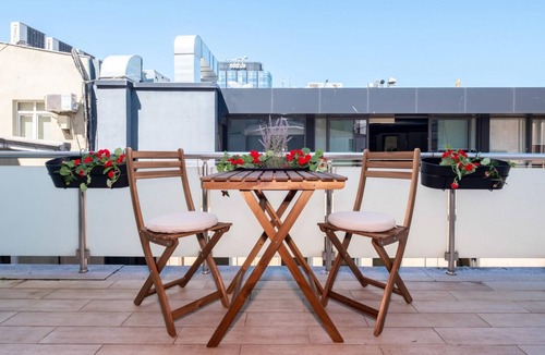 Asmali Mescit Apartment | Missafir Flat with Terrace near Istiklal Street