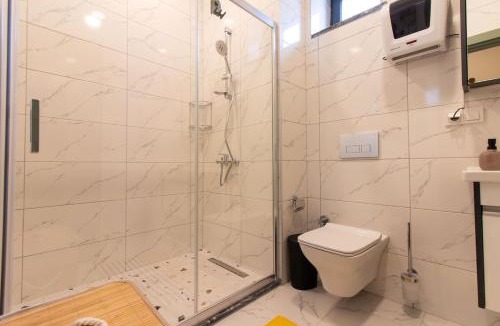 Kemerburgaz Apartment | Modern 1BR with Elegant Design in Göktürk