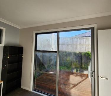 Hamilton House | Modern 2 Bed Self Contained Suite