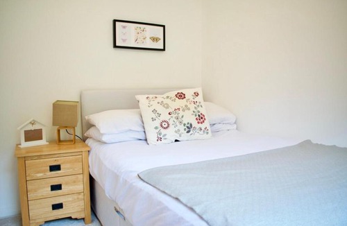 Comely Bank Apartment | Modern 2 Bedroom Ground Floor Flat