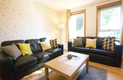 Comely Bank Apartment | Modern 2 Bedroom Ground Floor Flat