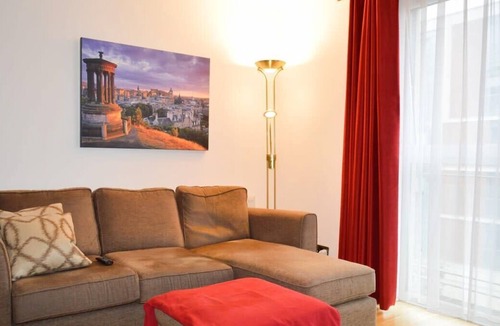 Tollcross Apartment | Modern 2 Bedroom Property in Central Edinburgh
