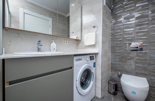 Cihangir Apartment | Modern 3-Bedroom Duplex with Two Balconies, 2BA