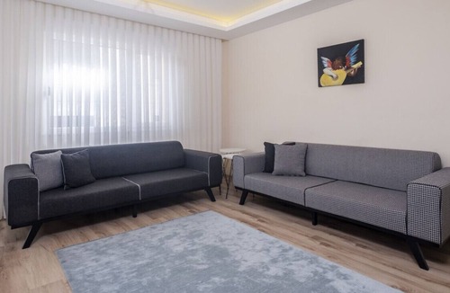 Maltepe Apartment | Modern and Central Flat with Balcony in Maltepe