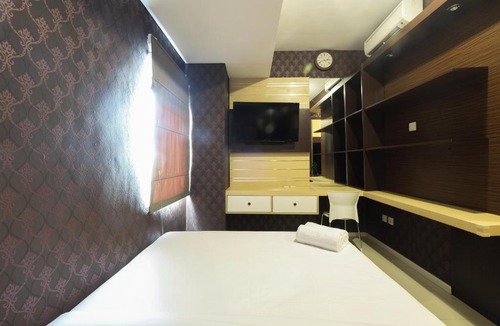 Sunter Apartment | Modern and Classy 1BR Green Lake Sunter Apartment By Travelio