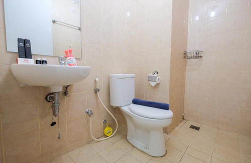 Sunter Apartment | Modern and Classy 1BR Green Lake Sunter Apartment By Travelio