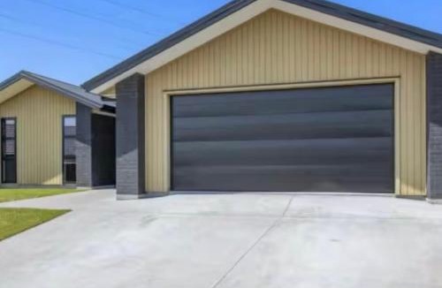 New Plymouth House | Modern and Spacious 4 bedroom Home only 2yo