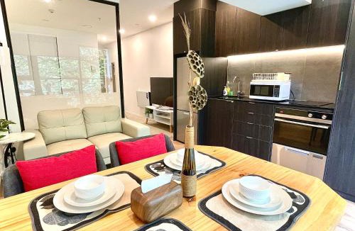 Newton Apartment | Modern apartment in the city center