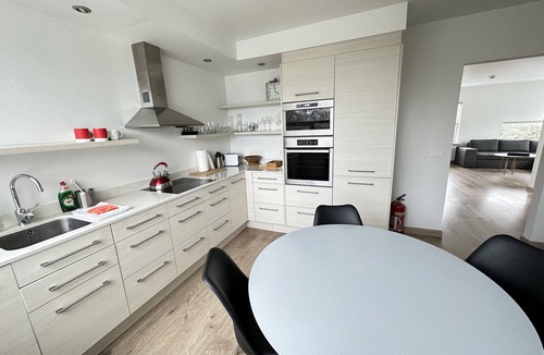 Downtown Apartment | Modern apartment right in front of Hallgrimskirkja - Great Location !