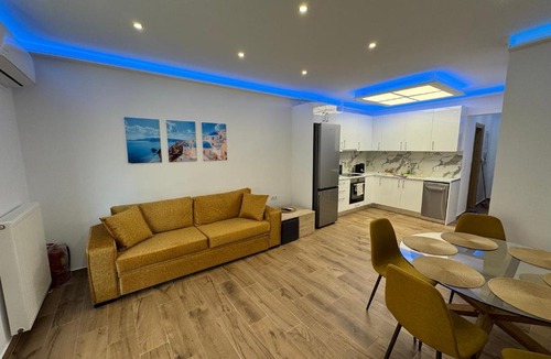 Nikaia-Agios Ioannis Rentis Apartment | Modern Athens Suite - 160m from Metro - 3min Piraeus Port - 6 Guests
