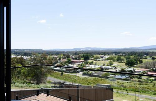 Beaconsfield House | Modern Beaconsfield Retreat with Town Views