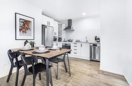 Hamilton House | Modern, Central and Classy - By KOSH BNB