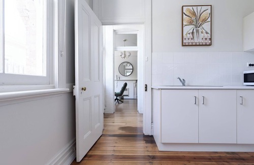 Launceston CBD Apartment | Modern Comfort 2-bedroom hideaway in Balfour