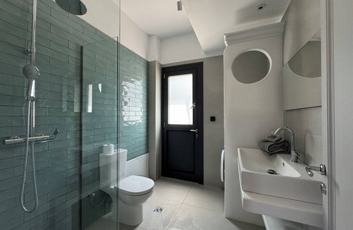 Kerameies Villa | Modern comfortable villa groups from 6-14 persons,extra long flexy beds BBQ,Pool