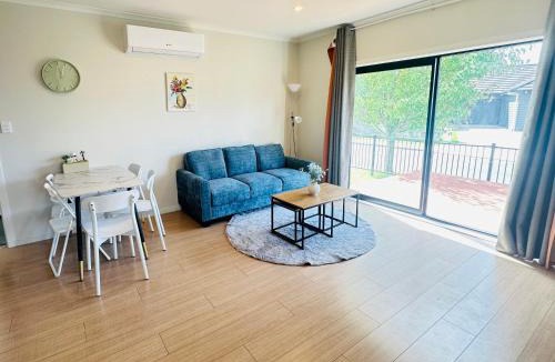 Hamilton Villa | Modern Comfy 3 Bedrooms House in Chartwell