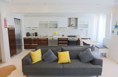 Sisli Apartment | Modern Cozy Flat with Central Location in Sisli